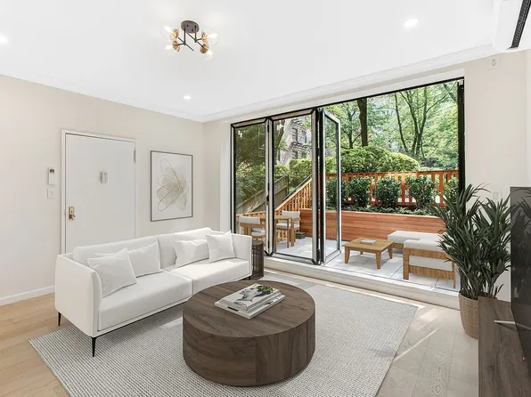 376 West St, New York, NY 10014