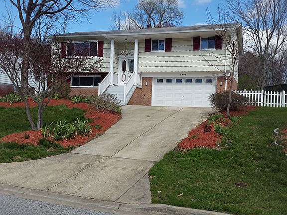 Split-level modern charm