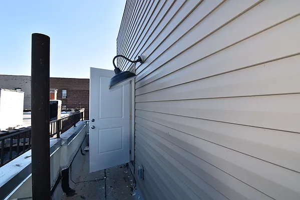 Rented by Zuz Realty | media 10