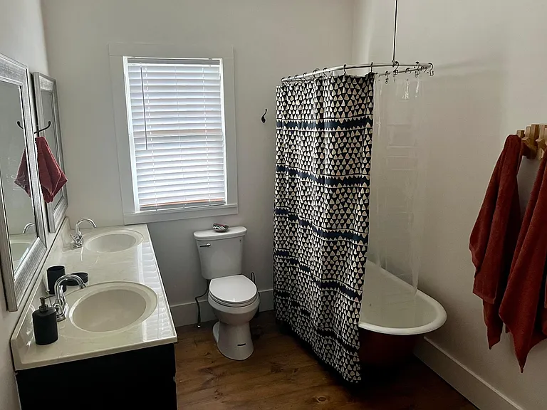 437 North St — Photo 9