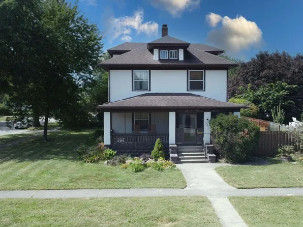301 N 3rd St, Watseka, IL 60970