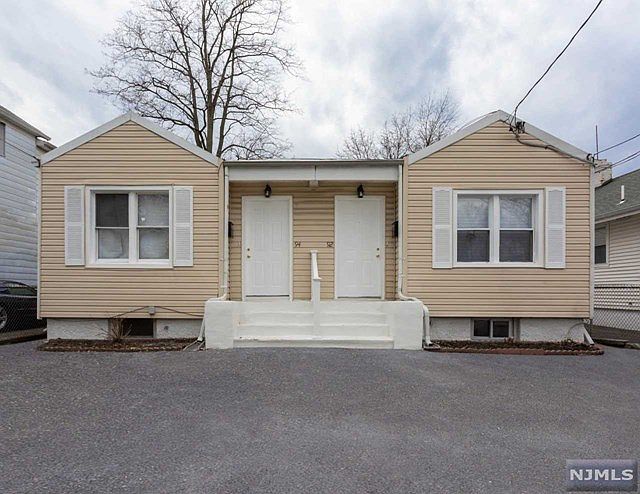 1st image of 92 Heights Ave #92