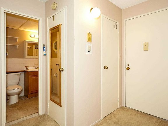 3rd image of 135 Post Ave APT 3S