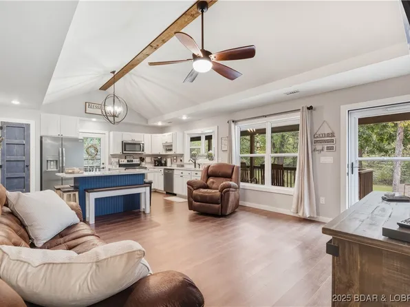 36 Country Ln, Eldon, MO 65026