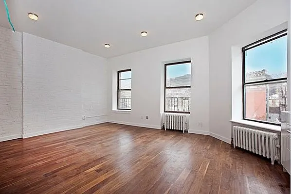 Sold by Marcus & Millichap Real Estate Investment Services Inc | media 2