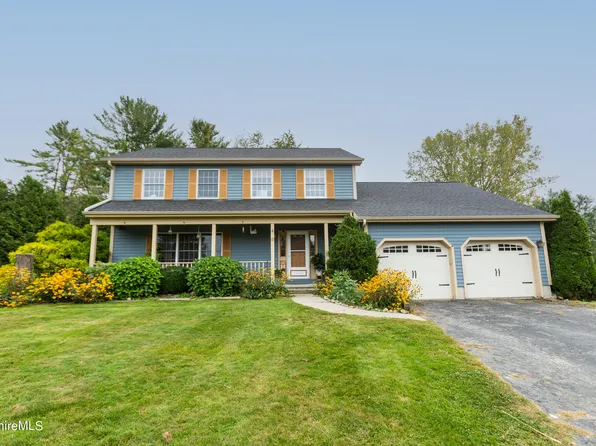8 Daralyn Ct, Pittsfield, MA 01201
