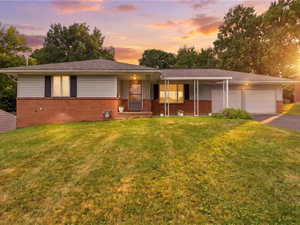 322 Fredrick Dr, Farrell, PA 16121