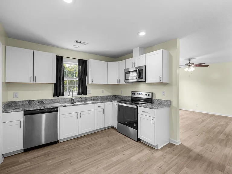 103 Oakwood Ct — Photo 7