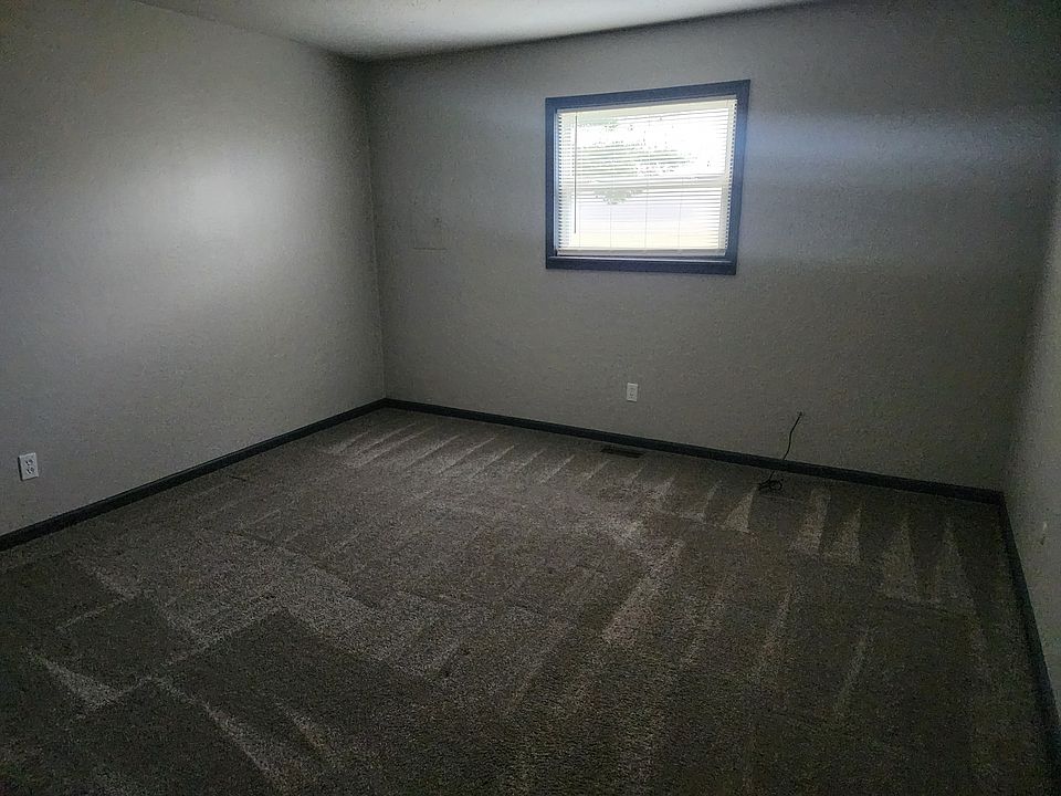 Building Photo 4