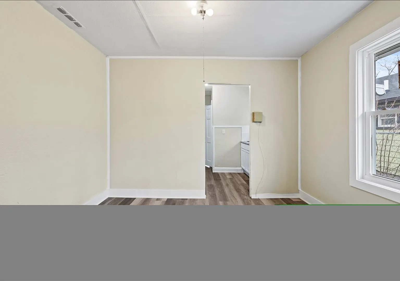 429-431 S Oakland Ave — Photo 3