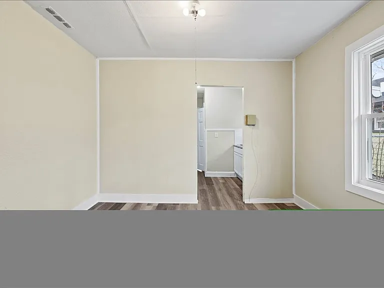 429-431 S Oakland Ave — Photo 3