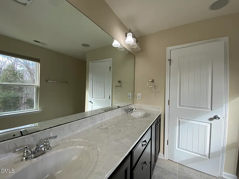 1065 Bender Ridge Dr — Photo 32