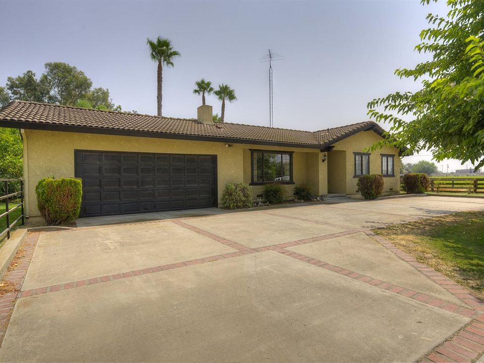 1st image of 9824 Pioneer Ave