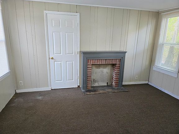 5th image of 904 N Sunset Ave