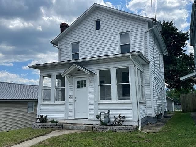 1st image of 604 W 5th St
