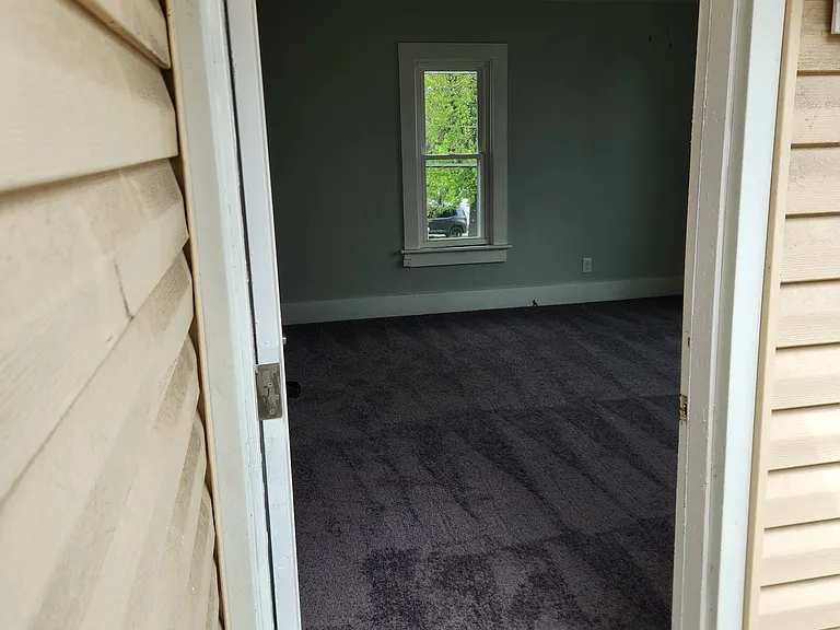 212 1st St NW #2 — Photo 5