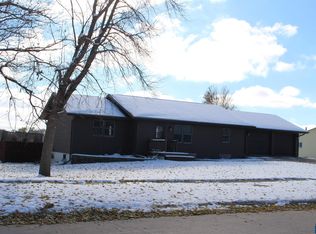 612 E Division St, Alton, IA 51003