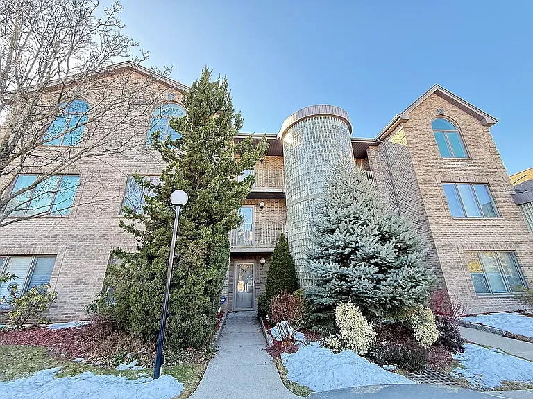 200 Davis Ave #13C — Photo 11