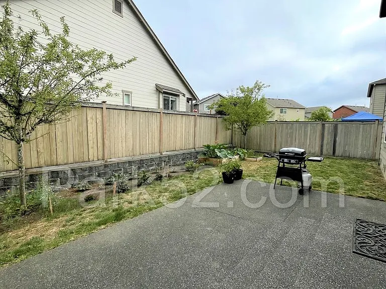 5816 Pennsylvania St SE — Photo 18