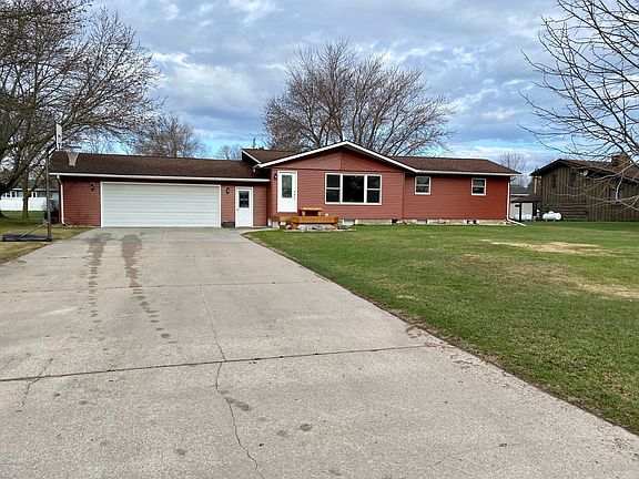 2nd image of 104 Stephen Dr NE