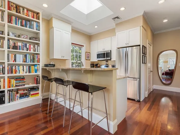 107 1/2 Inman St #107-5, Cambridge, MA 02139