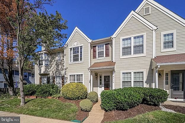 1st image of 8712 Village Green Ct