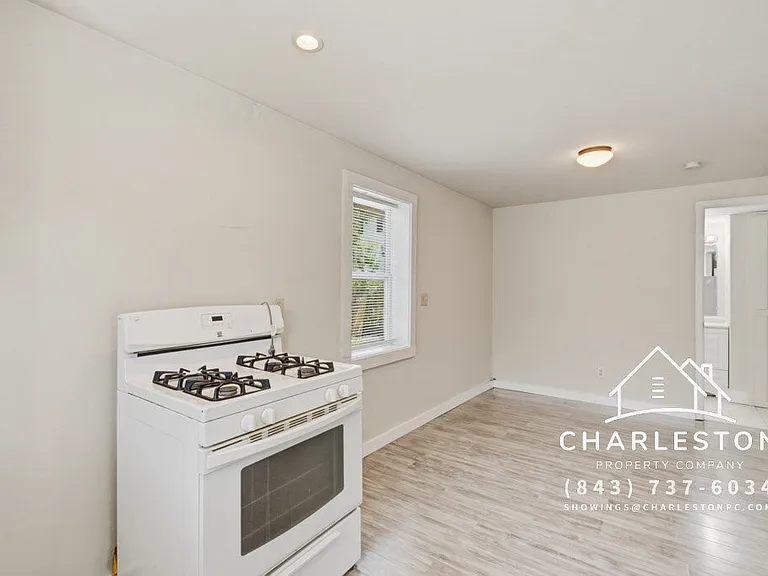 1833 Orangeburg St #C — Photo 10