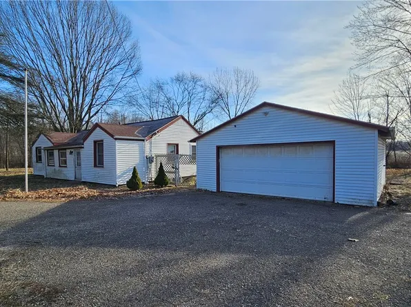 8870 Erie Ave SW, Navarre, OH 44662
