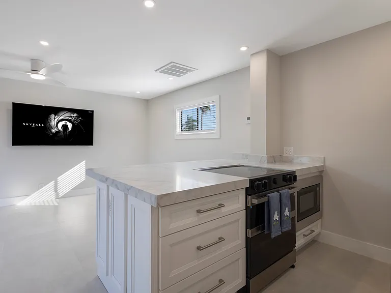 7 Crossings Cir #H — Photo 11