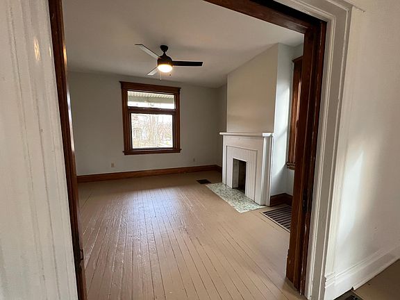 3rd image of 4681 Hamilton Ave