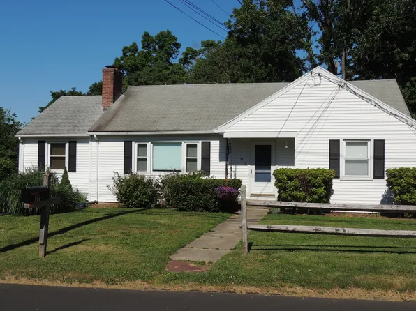 87 Hotchkiss Grove Rd, Branford, CT 06405