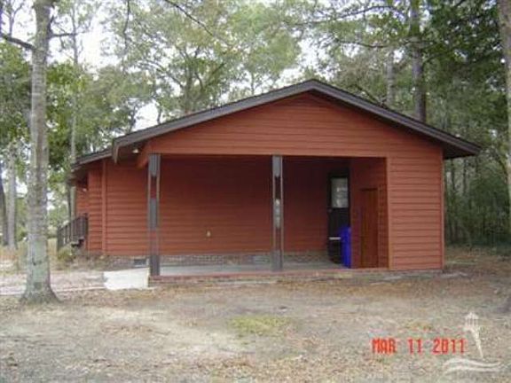 4th image of 907 E Oak Island Dr