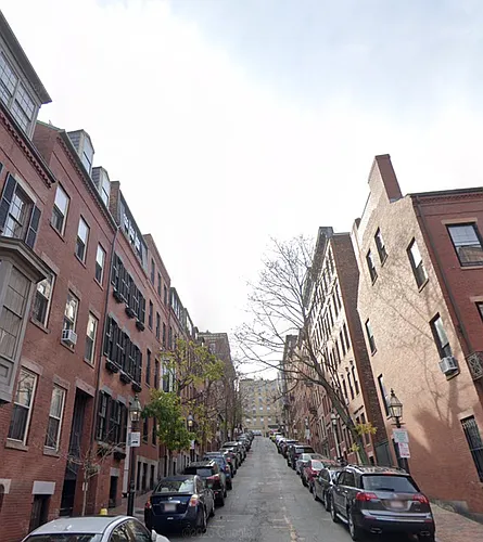 32 Irving St Photo 1