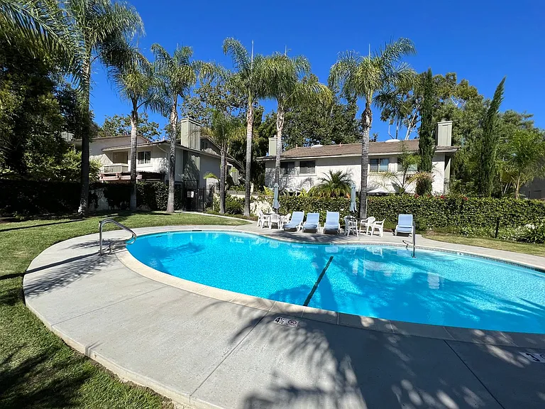 2604 Calle Elegante — Photo 25
