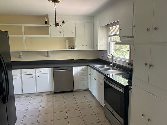 3rd image of 5306 Autumn Dr