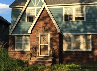 1933 Staunton Rd, Cleveland Heights, OH 44118