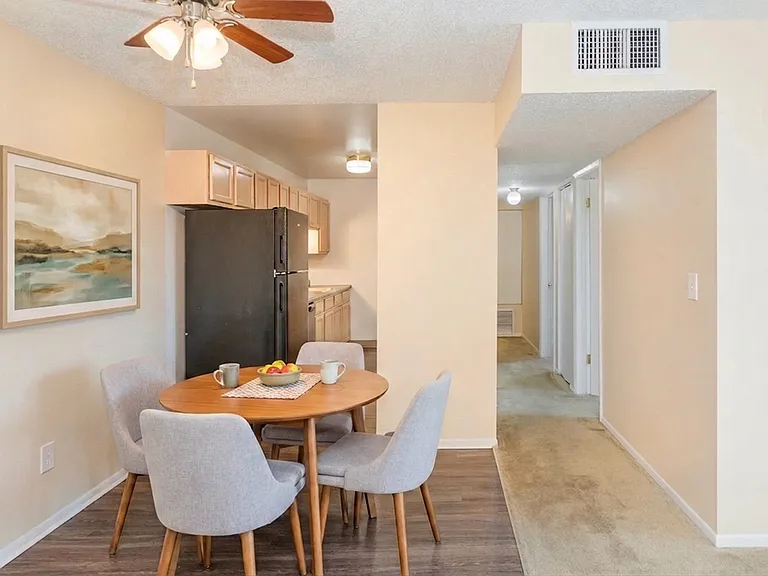 Mountain View Meadows | Dining Area- 2x1