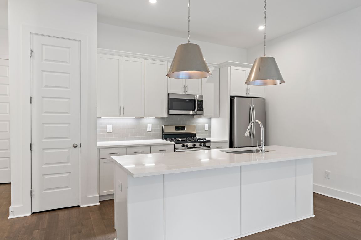 next background image