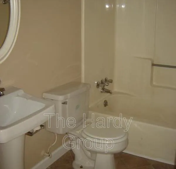 310 Spring St #6 — Photo 3