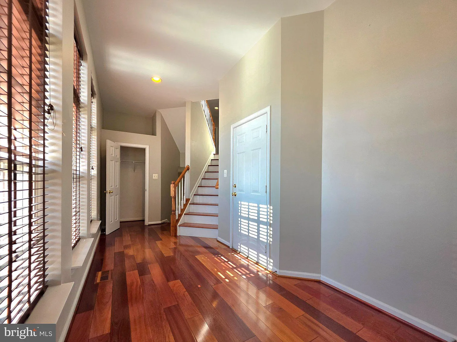 4 bed, 3.5 bath, 3472 sqft, $4,450 — Photo 3