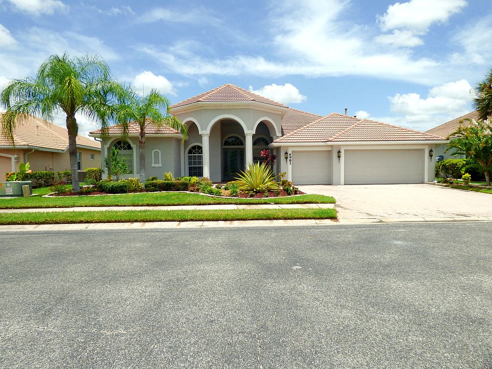 6982 74th St Cir E Front