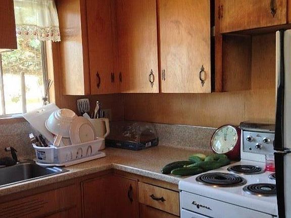 3rd image of 1450 Arnold Ln