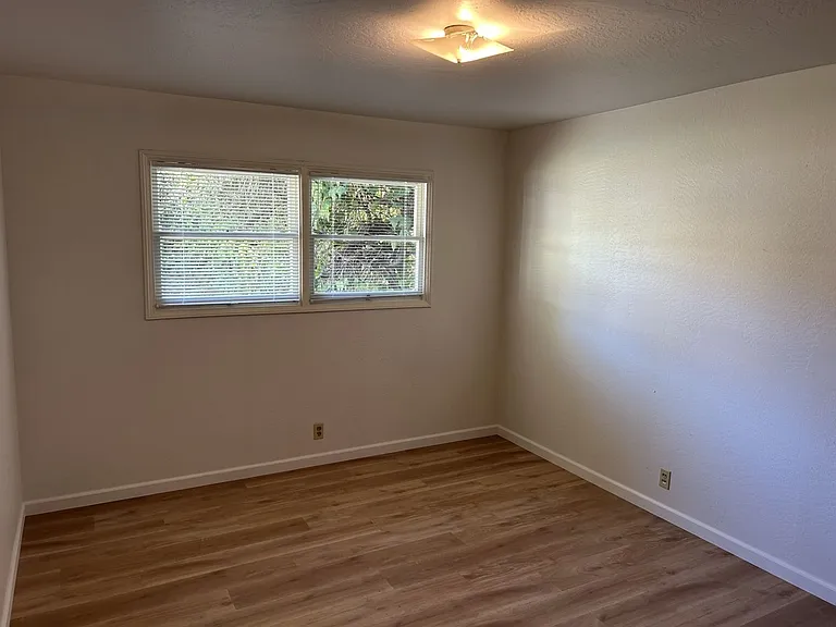140 George Cir — Photo 19