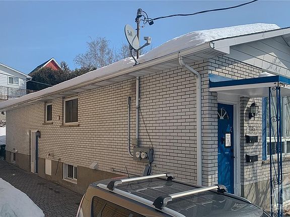 2nd image of 255 Lalemant St