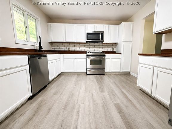5th image of 1215 Stonebrook Rd