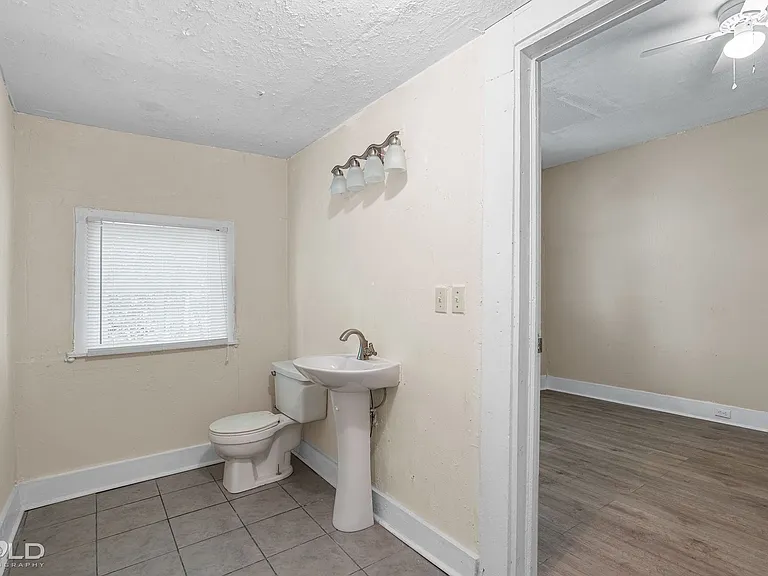 546 Dalzell St — Photo 27