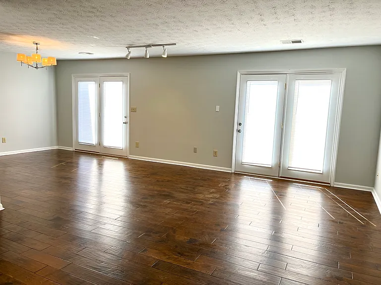 3660 Walden Dr — Photo 5