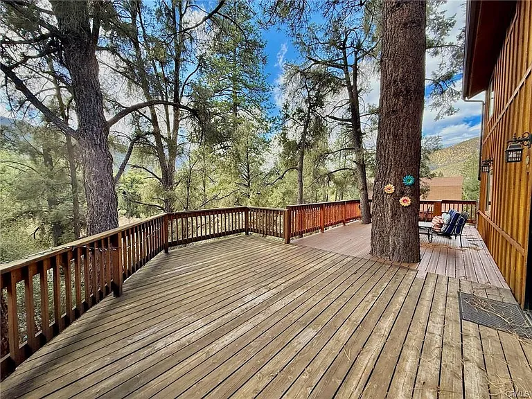2317 Woodland Dr — Photo 1