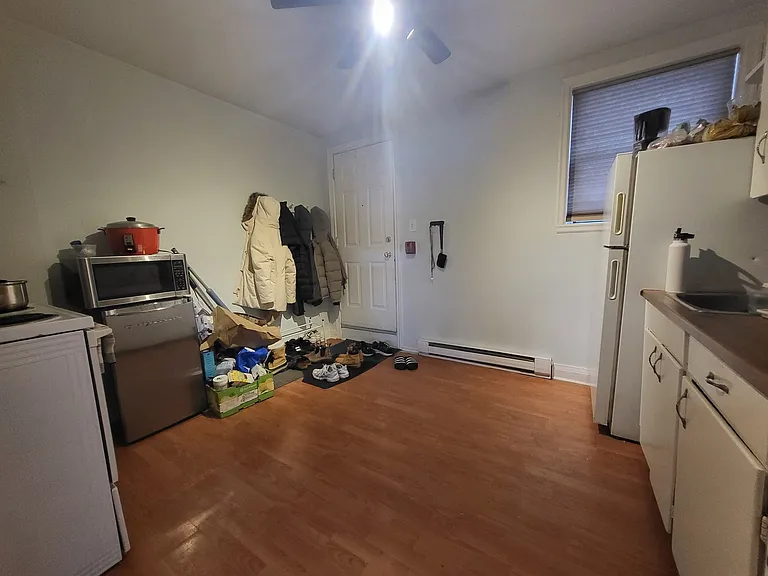 329 College St #1 — Photo 5