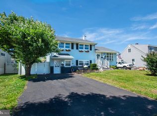 1201 Nancy Dr, Croydon, PA 19021